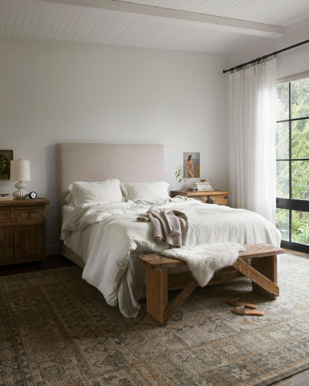 Loloi Heirloom HQ-06 Bone/Charcoal Area Rug Lifestyle Image Feature