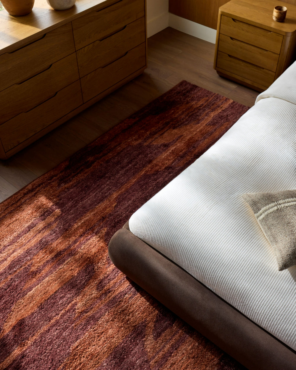 Surya Herat HET-2304 Mahogany Area Rug Style Shot Feature