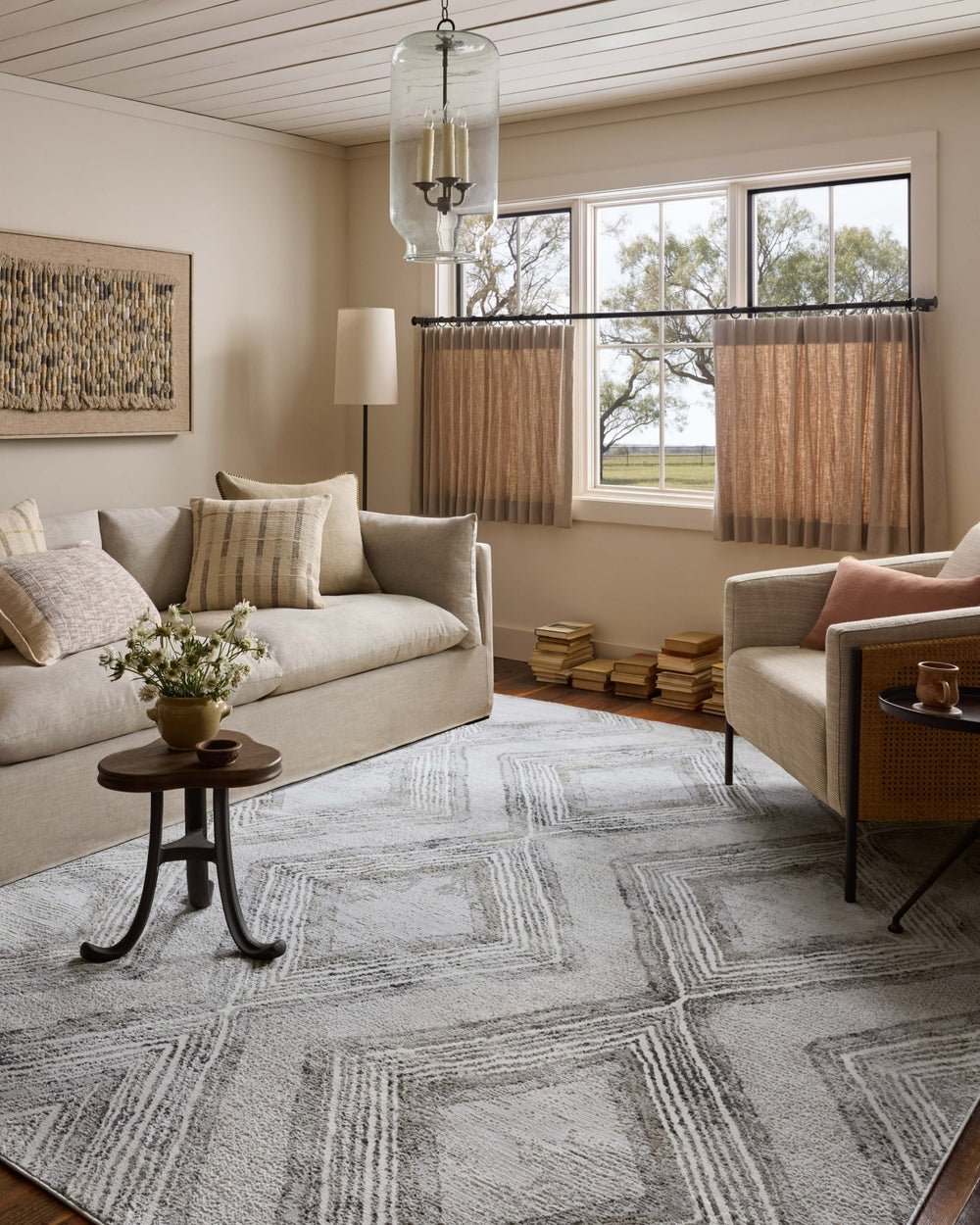 Loloi Hollis HOL-05 Mist / Natural Area Rug Lifestyle Image Feature