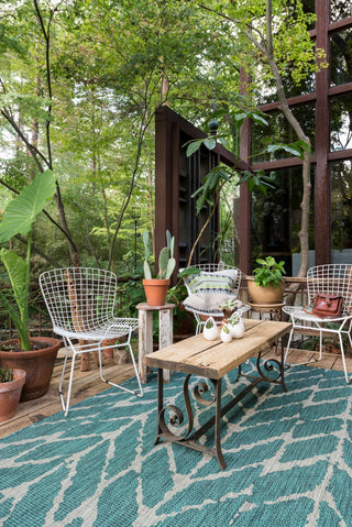 Loloi Isle IE-02 Teal / Grey Area Rug Lifestyle Image Feature