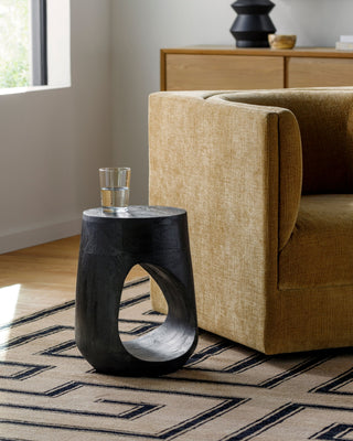 Surya Isiri ISRI-001 Black / Furniture Style Shot