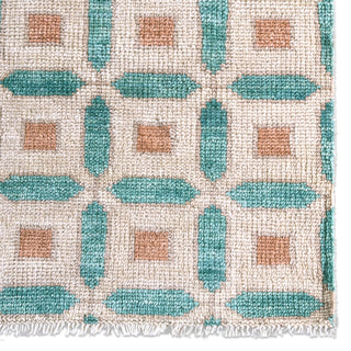Jaipur Living Cera CRA02 Area Rug Detail Image