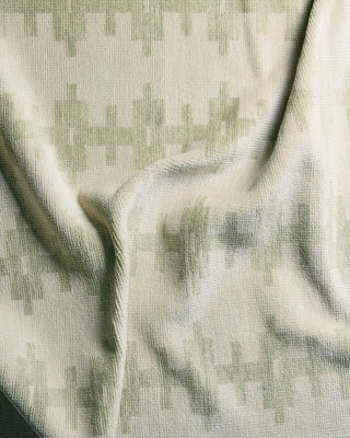 Jaipur Living Cera CRA04 Area Rug Detail Image