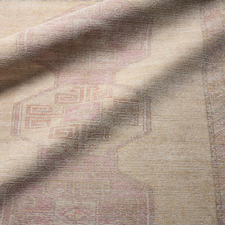 Jaipur Living Elaida Kader ELA07 Tan / Beige Red Area Rug Close Up