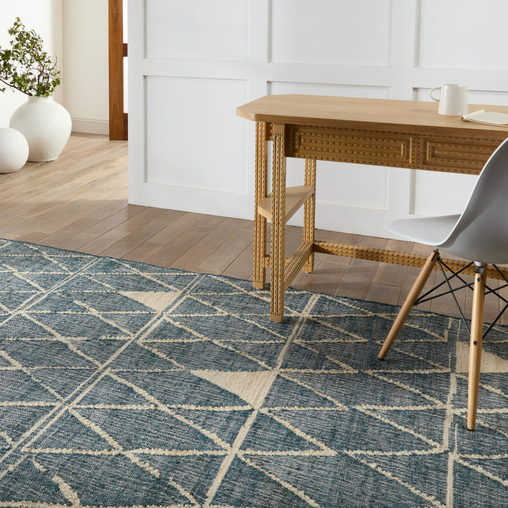 Jaipur Living Eterna Helina ETE01 Area Rug Lifestyle Image Feature