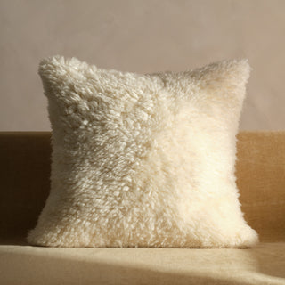 Montane Jardine MNT06 White by Jaipur Living Lifestyle Image