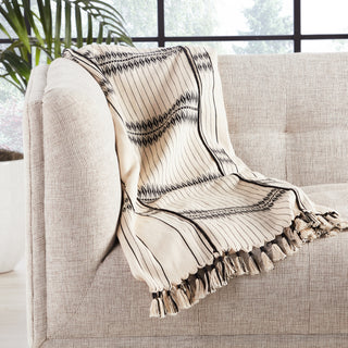 Jaipur Living Nagaland Throw NGD04 Detail Image