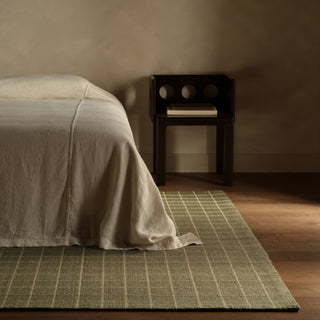Jaipur Living Oxford By Barclay Butera Club OBB07 Green Machine Washable Area Rug Lifestyle Image