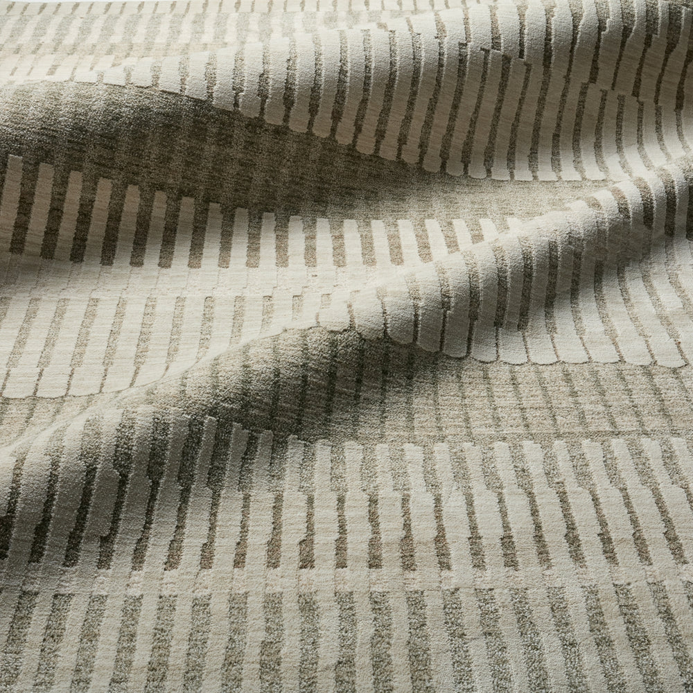 Jaipur Living Serenita Borgia SRE09 Ivory / White Area Rug Lifestyle Image Feature