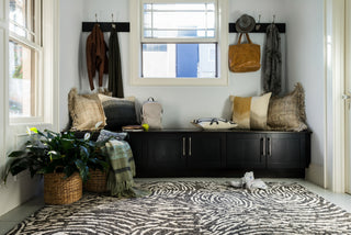 Loloi Juneau JY-04 Charcoal / Silver Area Rug Lifestyle Image Feature