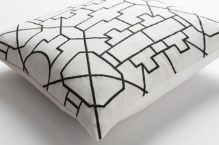 Surya Kingdom KGDM-7053 Off-White main image