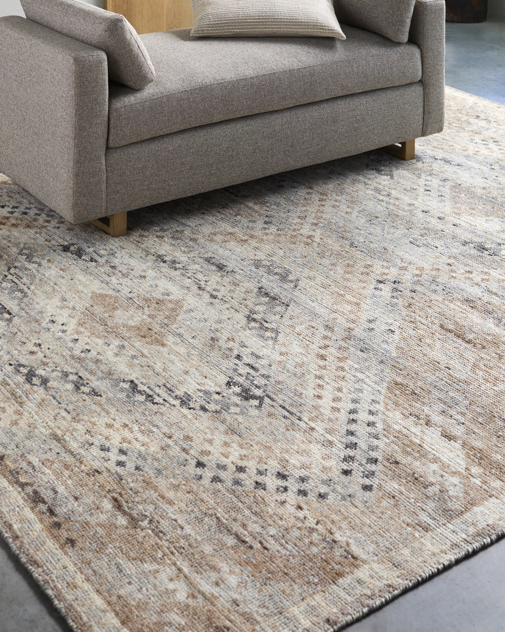 Surya Kabul KLB-2300 Area Rug Style Shot Feature