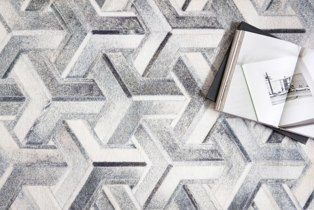 Loloi Maddox MAD-05 Silver/Ivory Area Rug Lifestyle Image Feature