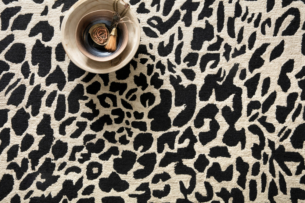 Loloi Masai MAS-02 Black/Ivory Area Rug Lifestyle Image Feature