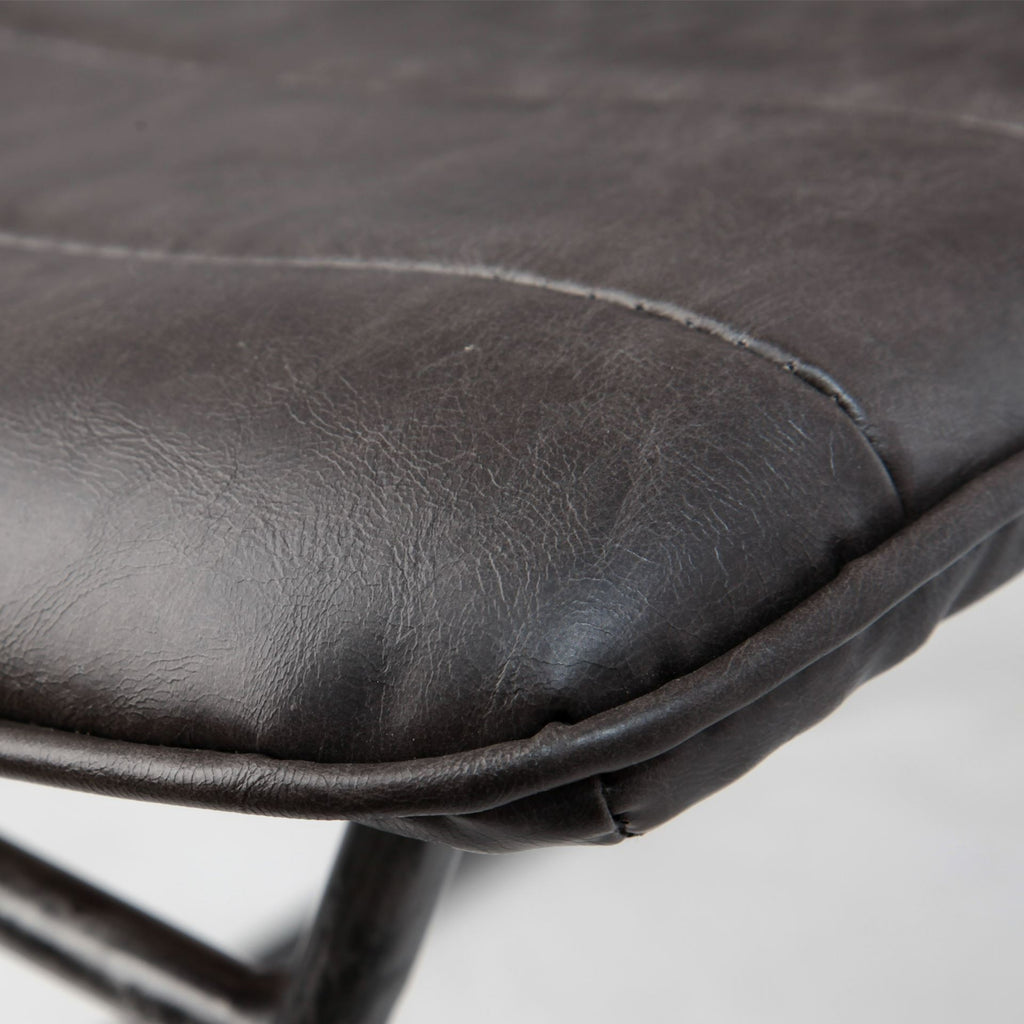 Mercana Thornton 67605 Black Furniture Alternative Image