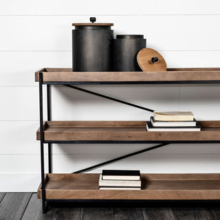 Mercana Trey 68217 Brown Furniture Lifestyle Image Feature