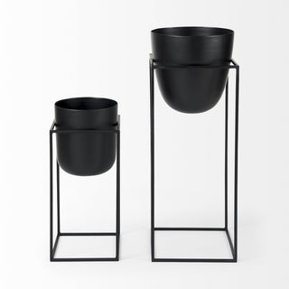 Mercana Bumble 68828 Black Furniture Alternate Image