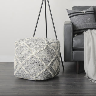 Mercana Ekiya 69520 Gray/White Lifestyle Image Feature