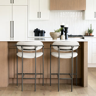 Mercana Parker 68561 Black Furniture Lifestyle Image Feature