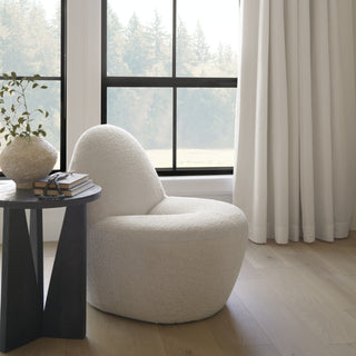 Mercana Mattius 70110 Black Furniture Lifestyle Image Feature