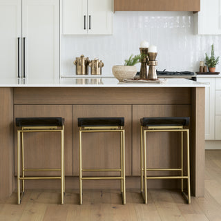 Mercana Givens 67852 Black Furniture Lifestyle Image Feature