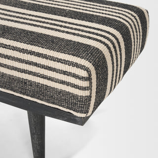 Mercana Shae 71005 Black Furniture Alternative Image