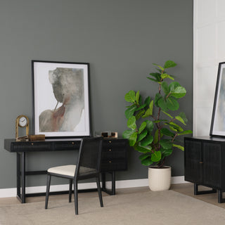Mercana Grier 71145 Black Furniture Lifestyle Image Feature