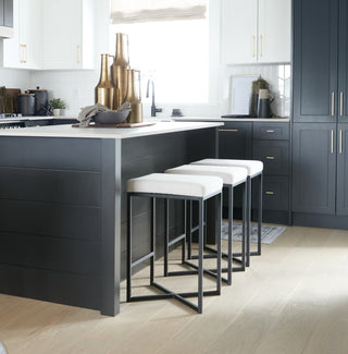 Mercana Frodo 68444V Black Furniture Lifestyle Image Feature
