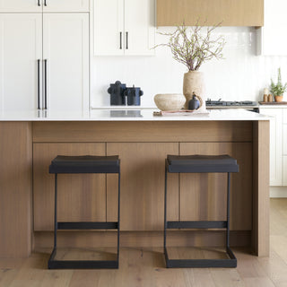 Mercana Kiran 69175 Black Furniture Lifestyle Image Feature