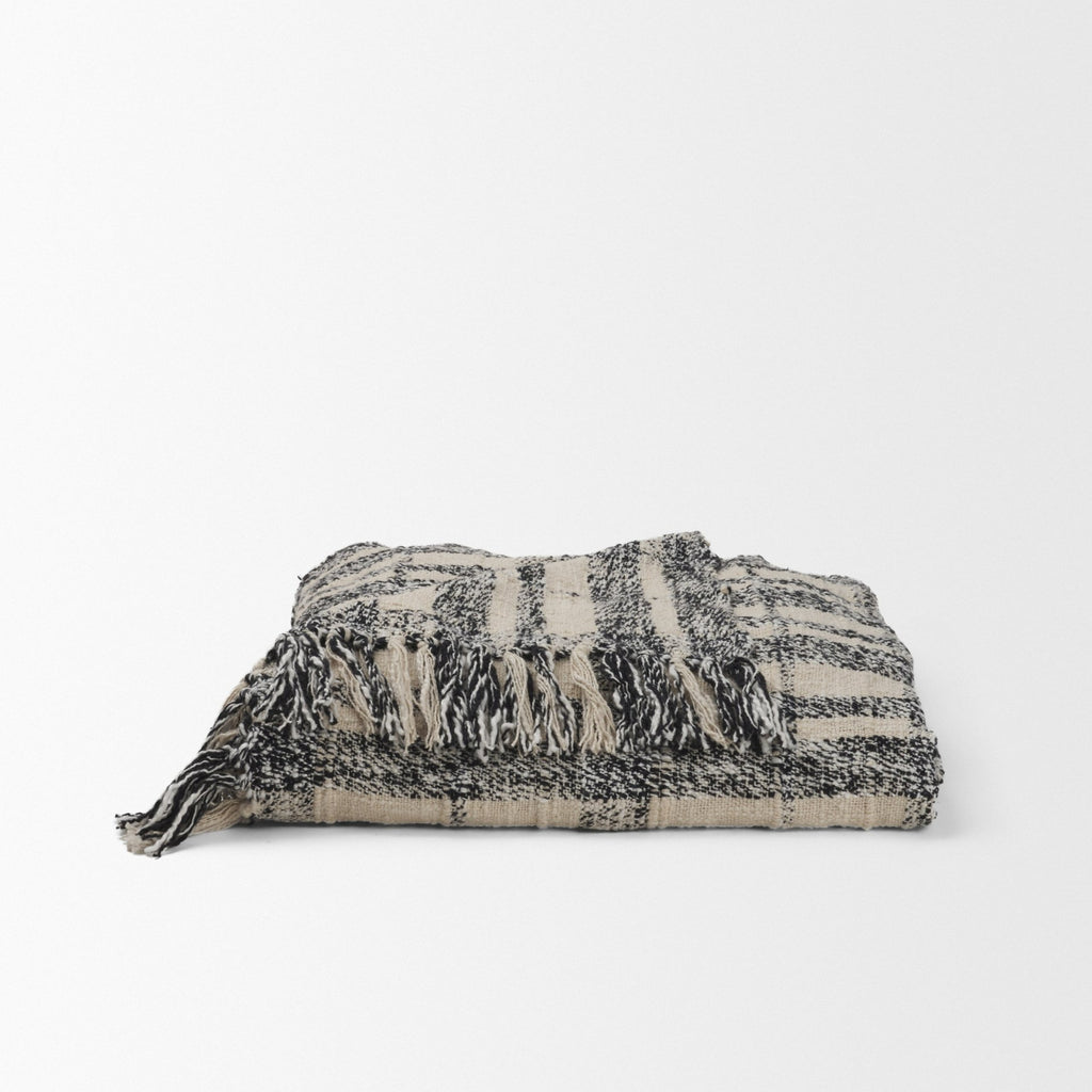 Mercana Pendle 71450 Black Throw Alternative Image