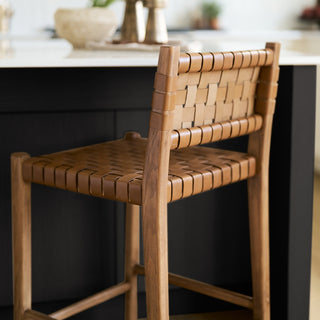 Mercana Shane 70798 Brown Furniture Lifestyle Image Feature