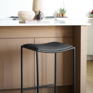 Mercana Taniel 70824 Black Furniture Lifestyle Image Feature