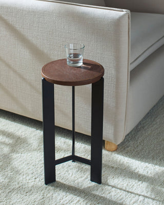 Surya Nisse NISS-002 Brown / Black Furniture Style Shot