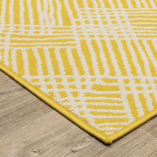 Oriental Weavers Havana HAV08 Yellow/ Ivory Area Rug Corner Image