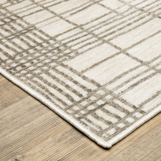 Oriental Weavers Hunter HNT01 Brown / Beige Area Rug Corner Image