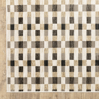Oriental Weavers Hunter HNT05 Black / Gold Area Rug Corner Image