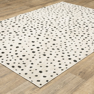 Oriental Weavers Hunter HNT09 Beige / Black Area Rug Alternate Image