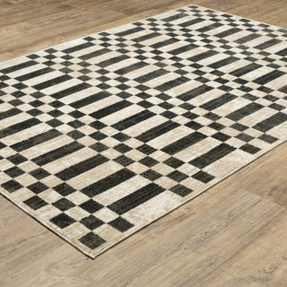 Oriental Weavers Hunter HNT10 Beige / Black Area Rug Alternate Image