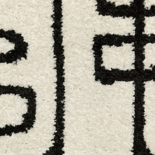 Oriental Weavers Quinn QUI11 Beige / Black Area Rug Close-up Image