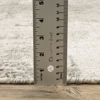 Oriental Weavers Solstice SLS01 Grey/ Beige Area Rug Pile Image