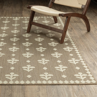 Oriental Weavers Zarina ZAR02 Beige / Ivory Area Rug Lifestyle Image Feature