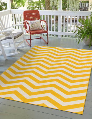 Unique Loom Outdoor Coastal OWE-CSTL7 Yellow Area Rug 1' 3'' Returnable Sample Swatch Lifestyle Image Feature