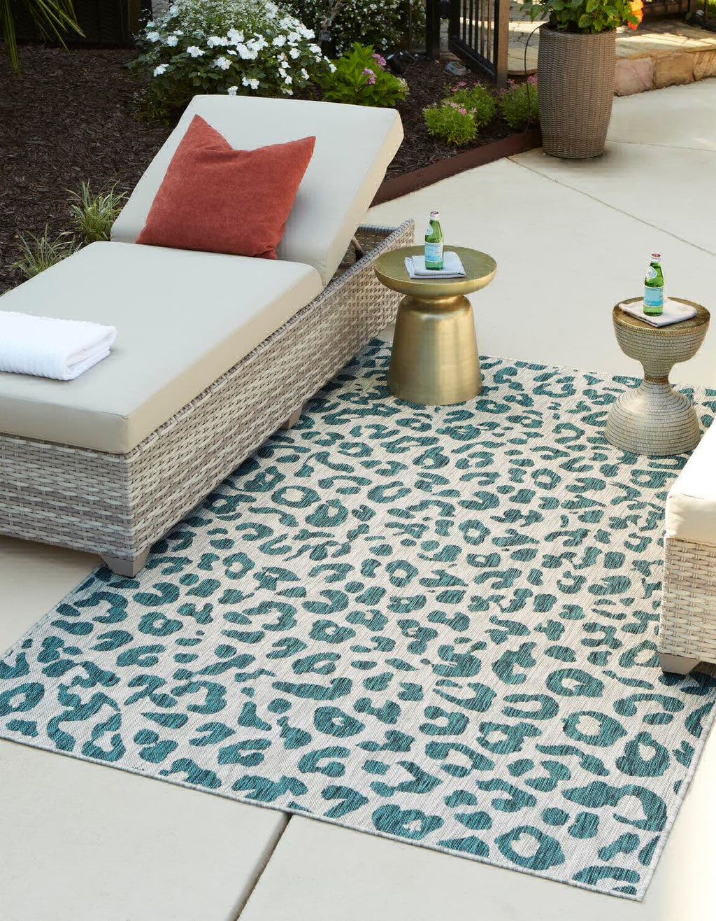 Unique Loom Outdoor Safari T-KZOD6 Teal Area Rug 13' X 13' Square Lifestyle Image Feature