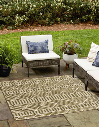 Unique Loom Outdoor Trellis OWE-EDEN-553 Green Area Rug