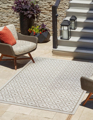 Unique Loom Outdoor Trellis OWE-OTRS1 Ivory Area Rug