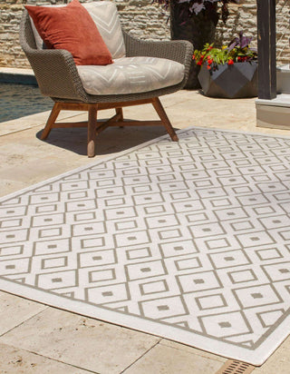 Unique Loom Outdoor Trellis OWE-OTRS1 Ivory Area Rug