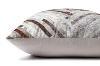 Loloi Pillows P0900 Grey / Multi Corner Image