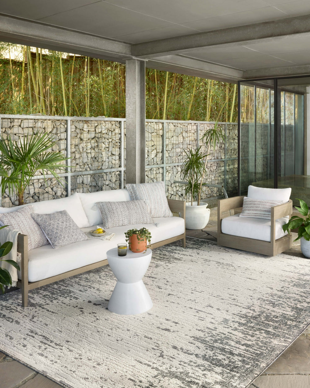 Loloi Rainier RAI-01 Ivory / Grey Area Rug Lifestyle Image Feature
