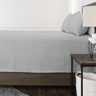 Rizzy Quilts BQ6004 Grey Bedding Detail Image