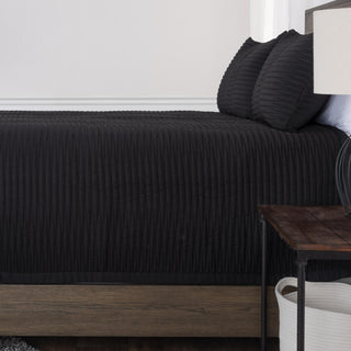 Rizzy Quilts BQ6046 Black Bedding Detail Image